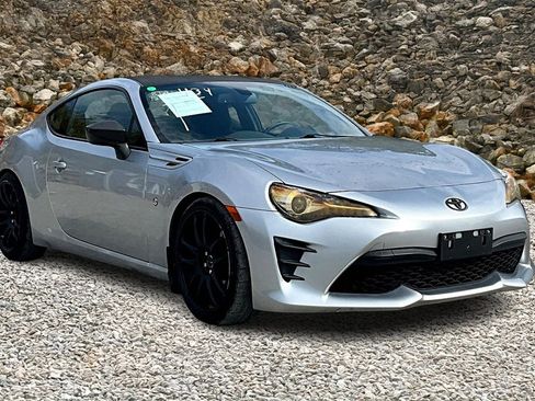 Used 2018 Toyota 86 image 9