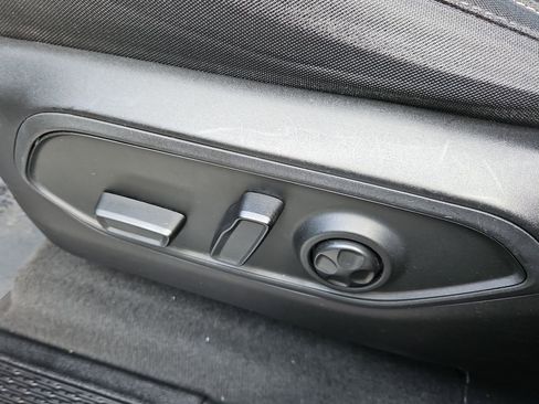 Used 2024 Jeep Grand Cherokee Laredo image 18