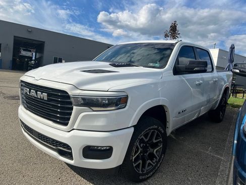 Used 2025 RAM 1500 Laramie w/ Sport Appearance Package AWD/4WD image 4
