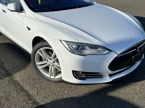 Used 2014 Tesla Model S image 2