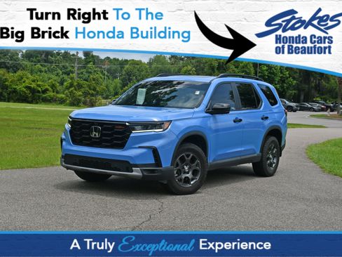 Used 2024 Honda Pilot TrailSport image 1
