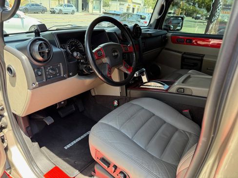 Used 2005 HUMMER H2 image 26