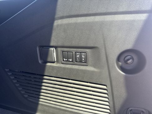 New 2026 GMC Yukon XL Elevation AWD/4WD image 12