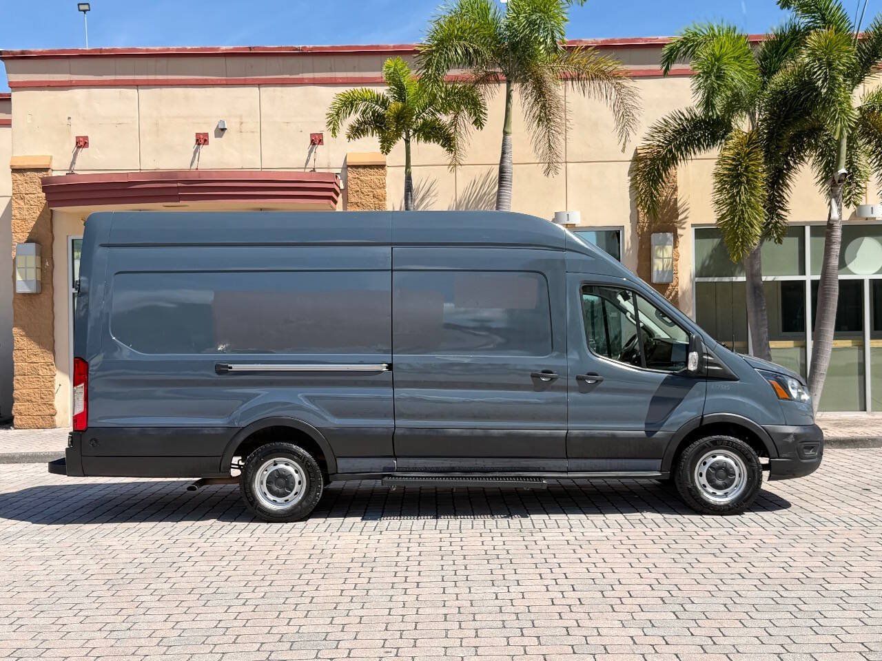Used 2020 Ford Transit 250 148 High Roof Extended RWD image 14