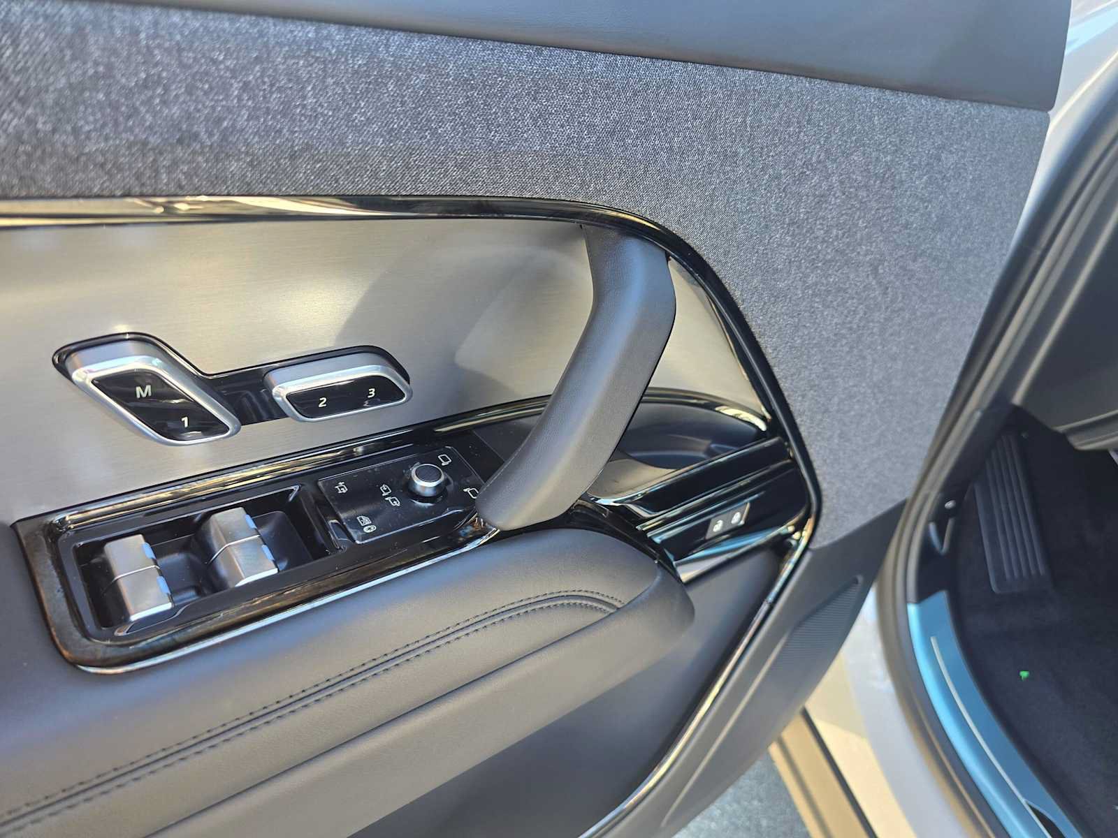 New 2027 Land Rover Range Rover Sport SE AWD/4WD image 22