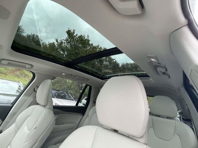 Certified 2024 Volvo XC90 B5 Plus AWD/4WD image 11