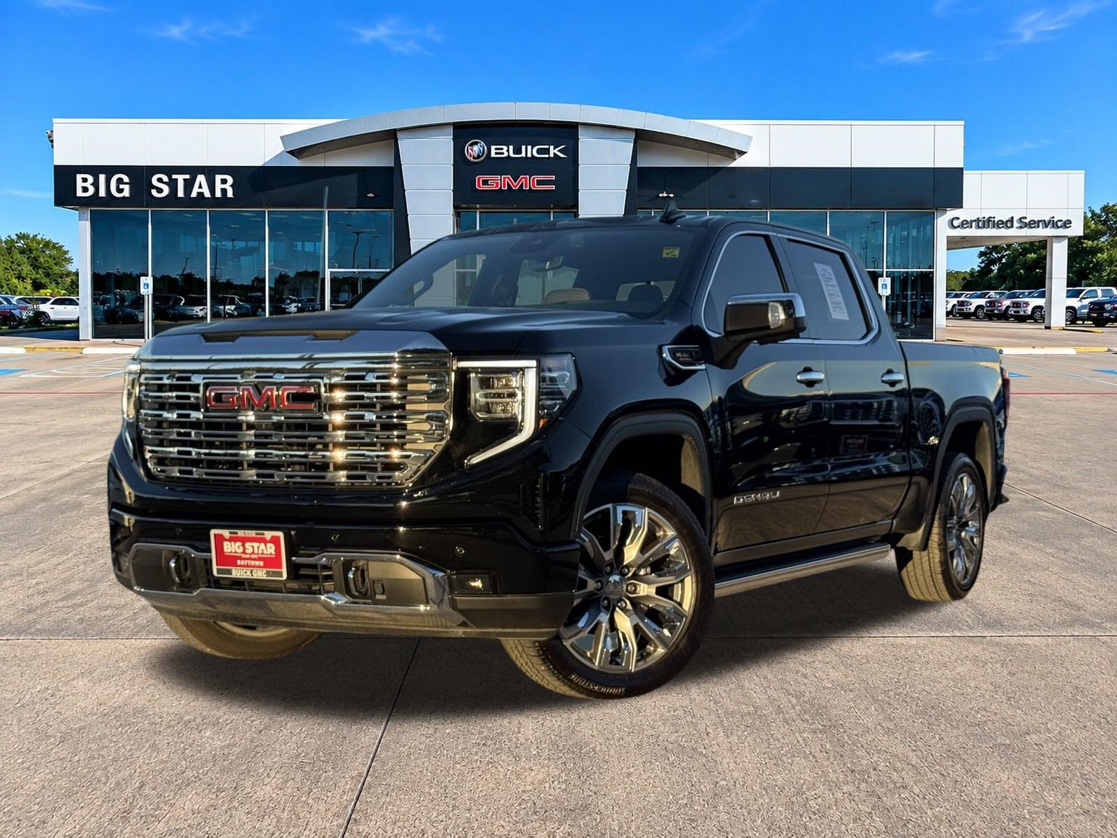 Used 2025 GMC Sierra 1500 Denali w/ Denali Reserve Package AWD/4WD image 2