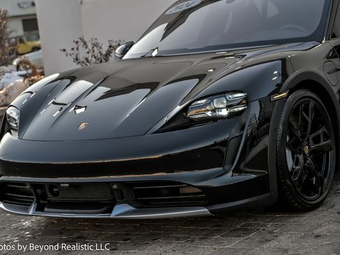 Used 2024 Porsche Taycan Turbo image 10