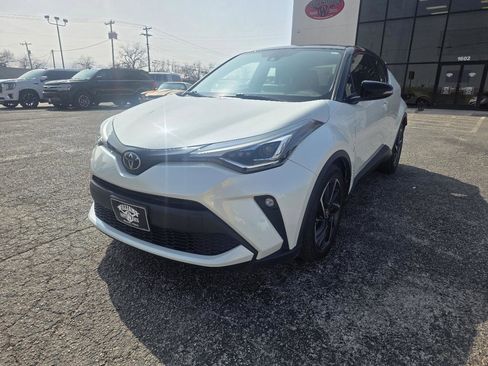 Used 2020 Toyota C-HR Limited image 3