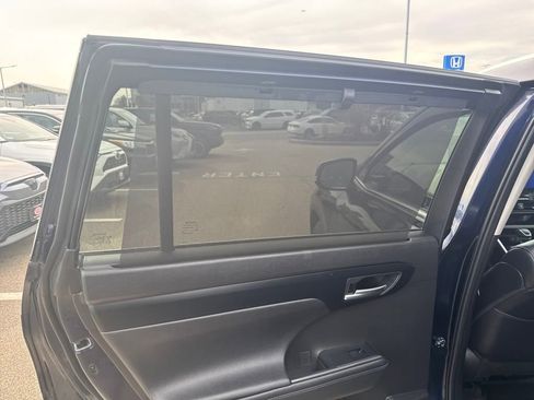 Used 2024 Toyota Highlander XLE image 38