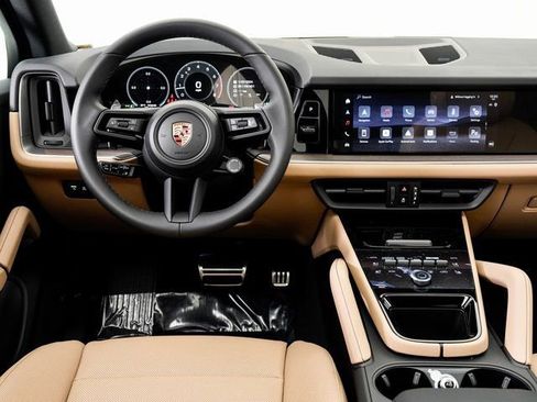 New 2026 Porsche Cayenne image 19