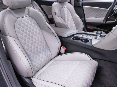 Certified 2023 Genesis G70 3.3T w/ Sport Prestige Package image 14