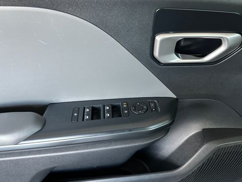 Used 2025 Kia K4 FWD image 12