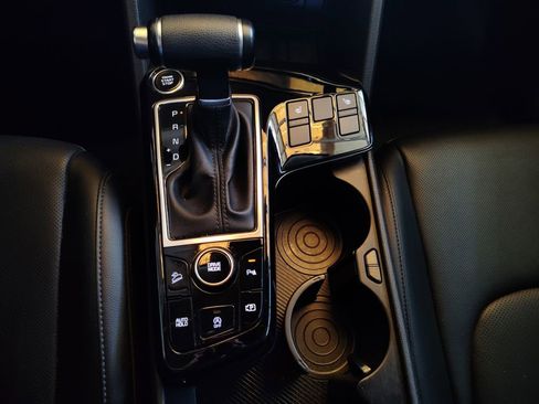 Used 2023 Kia Sportage EX image 9