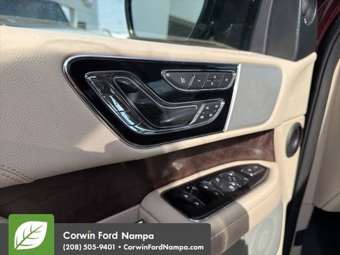 Used 2020 Lincoln Navigator Reserve w/ Luxury Package AWD/4WD image 7