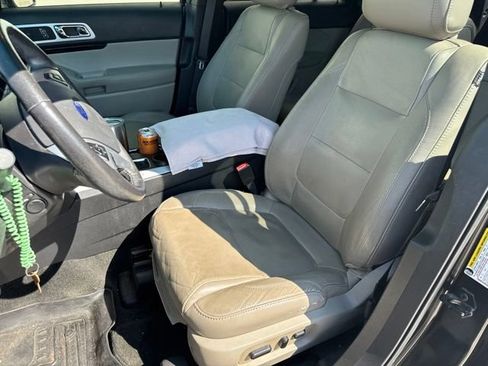Used 2014 Ford Explorer Limited w/ Equipment Group 302A FWD image 9