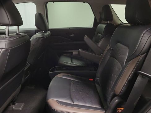 Used 2022 Nissan Pathfinder Platinum w/ Cargo Package image 20