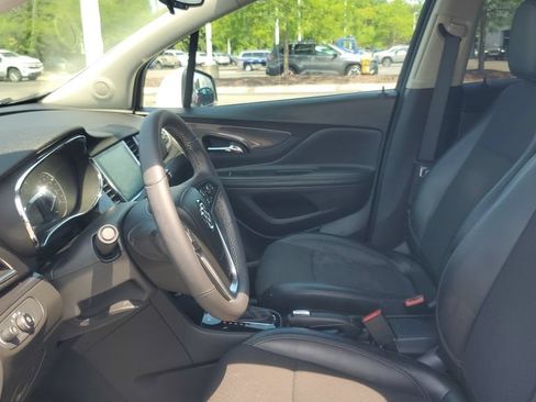 Used 2021 Buick Encore Preferred w/ Safety Package II FWD image 6