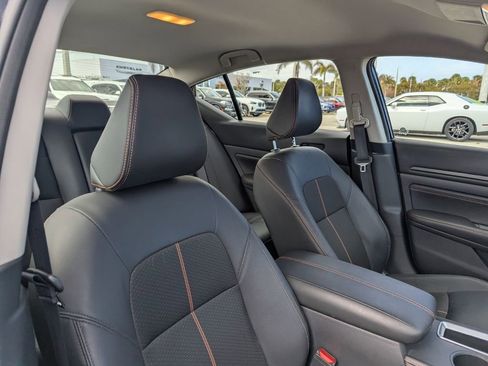 Used 2022 Nissan Altima 2.5 SR image 11