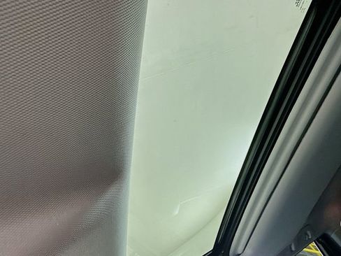 Used 2019 Toyota Highlander XLE image 21