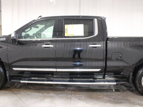 Used 2025 Chevrolet Silverado 1500 High Country AWD/4WD image 6
