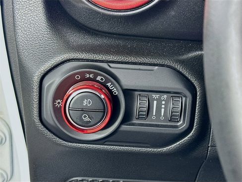 Used 2022 Jeep Gladiator Sport image 21