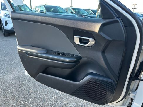 Used 2025 Kia K4 LXS image 18