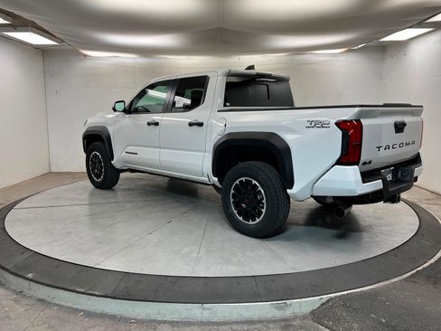 New 2026 Toyota Tacoma TRD Off-Road AWD/4WD image 3