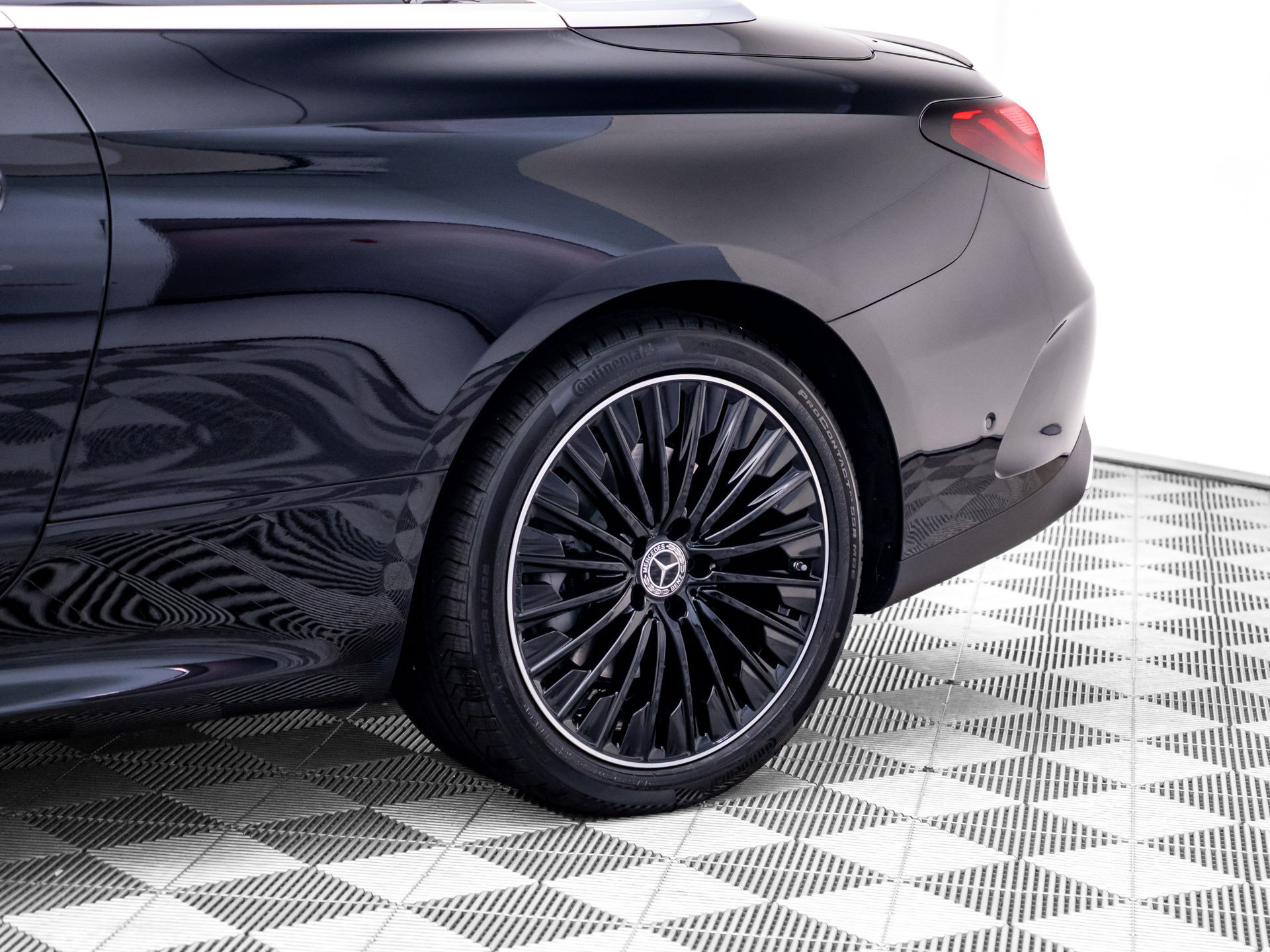 New 2027 Mercedes-Benz CLE 450 4MATIC Cabriolet image 36