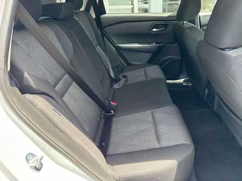 Used 2024 Nissan Rogue SV FWD image 8
