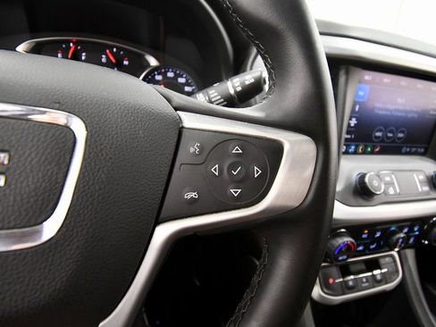 Used 2023 GMC Acadia SLT image 21