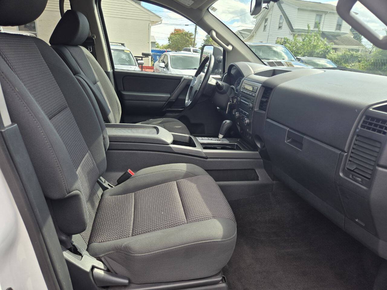 Used 2012 Nissan Titan SV w/ SV Premium Utility Pkg AWD/4WD image 27