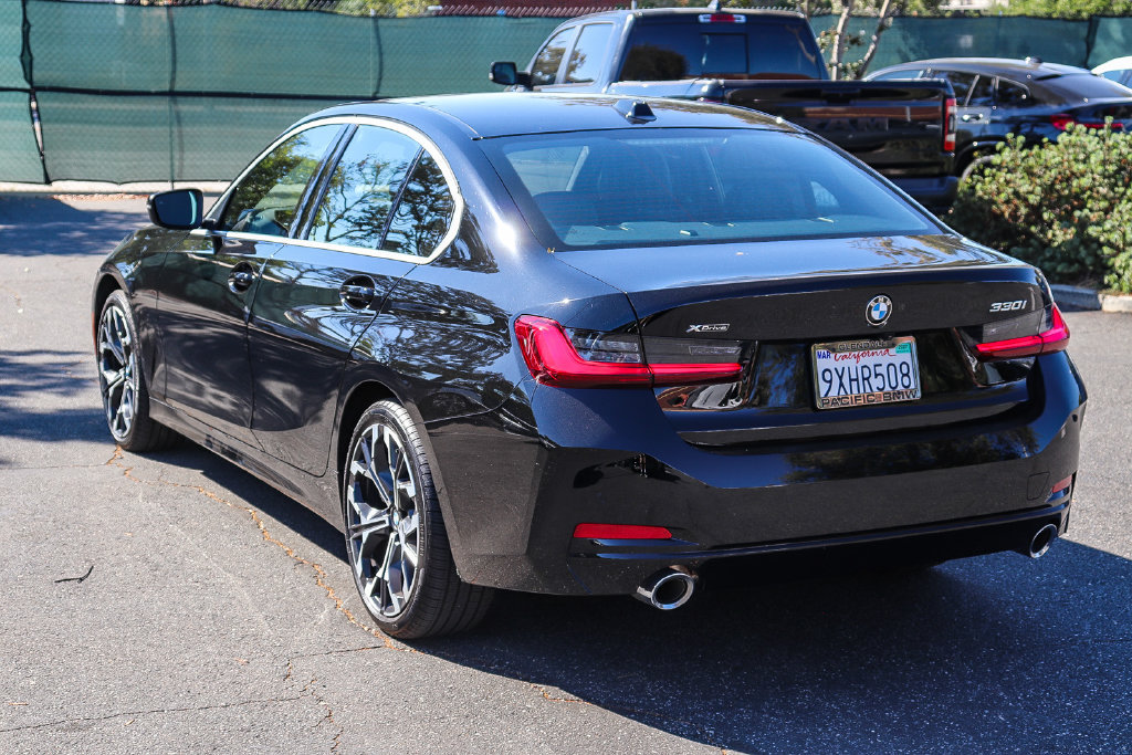 Used 2026 BMW 330i xDrive Sedan w/ Convenience Package AWD/4WD image 4
