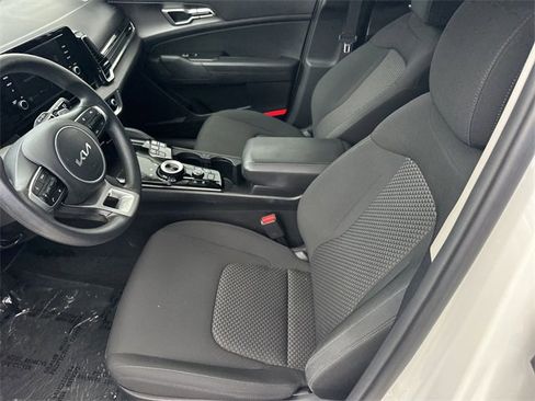 Used 2023 Kia Sportage LX image 17