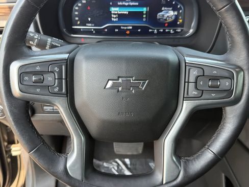 Used 2022 Chevrolet Suburban Z71 w/ Z71 Off-Road Package AWD/4WD image 14