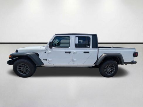 Used 2025 Jeep Gladiator Sport AWD/4WD image 7