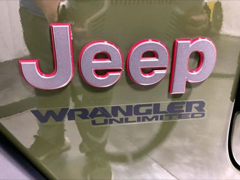 Used 2021 Jeep Wrangler Unlimited Rubicon AWD/4WD image 8