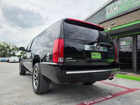 Used 2010 Cadillac Escalade ESV Platinum RWD image 9
