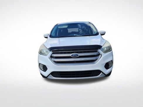 Used 2017 Ford Escape SE FWD image 2