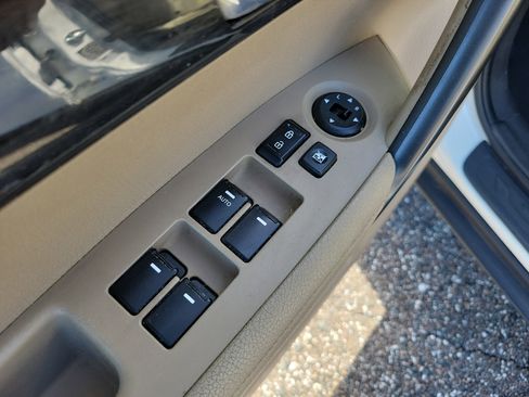 Used 2012 Kia Sorento LX image 23