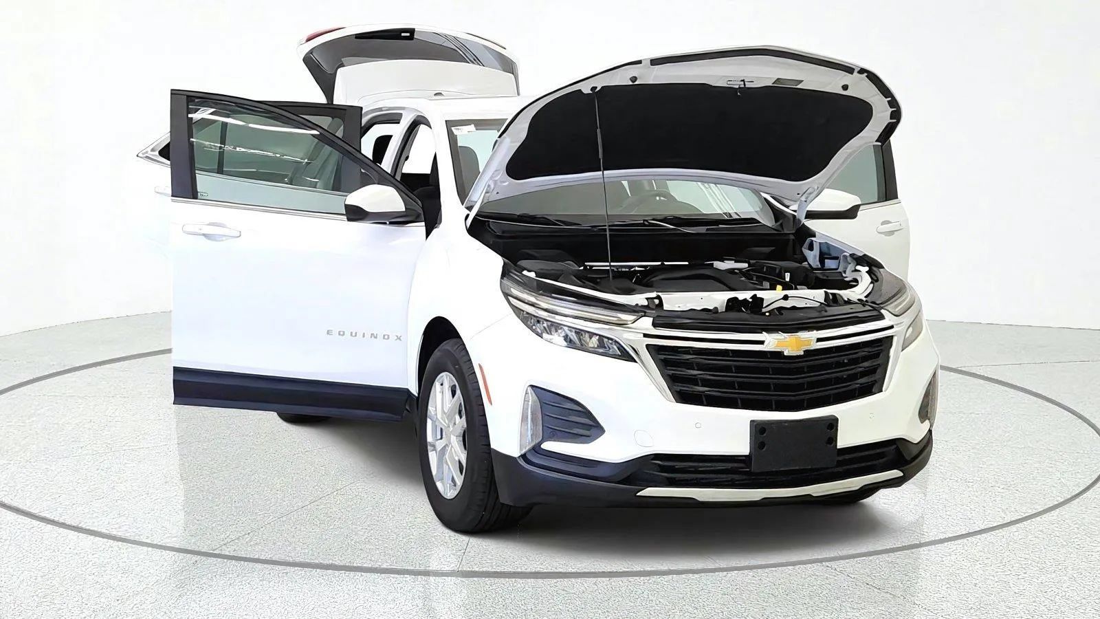 Used 2024 Chevrolet Equinox LT w/ LPO, Cargo Package FWD image 12