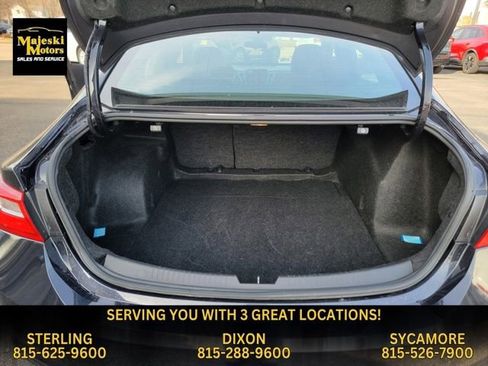 Used 2023 Chevrolet Malibu LT image 29