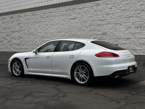 Used 2015 Porsche Panamera 4 image 2