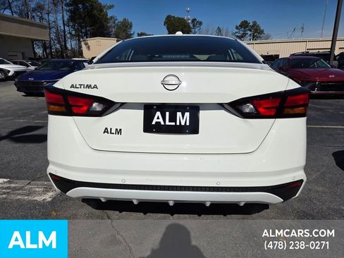 Used 2025 Nissan Altima 2.5 SV image 10