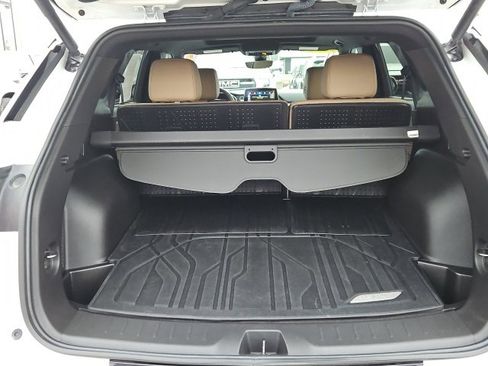 Used 2023 Chevrolet Blazer Premier image 11