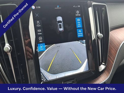 Certified 2023 Volvo XC60 B5 Ultimate w/ Climate Package AWD/4WD image 19