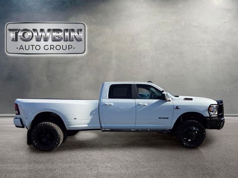 Used 2024 RAM 3500 Big Horn w/ Night Edition AWD/4WD image 3