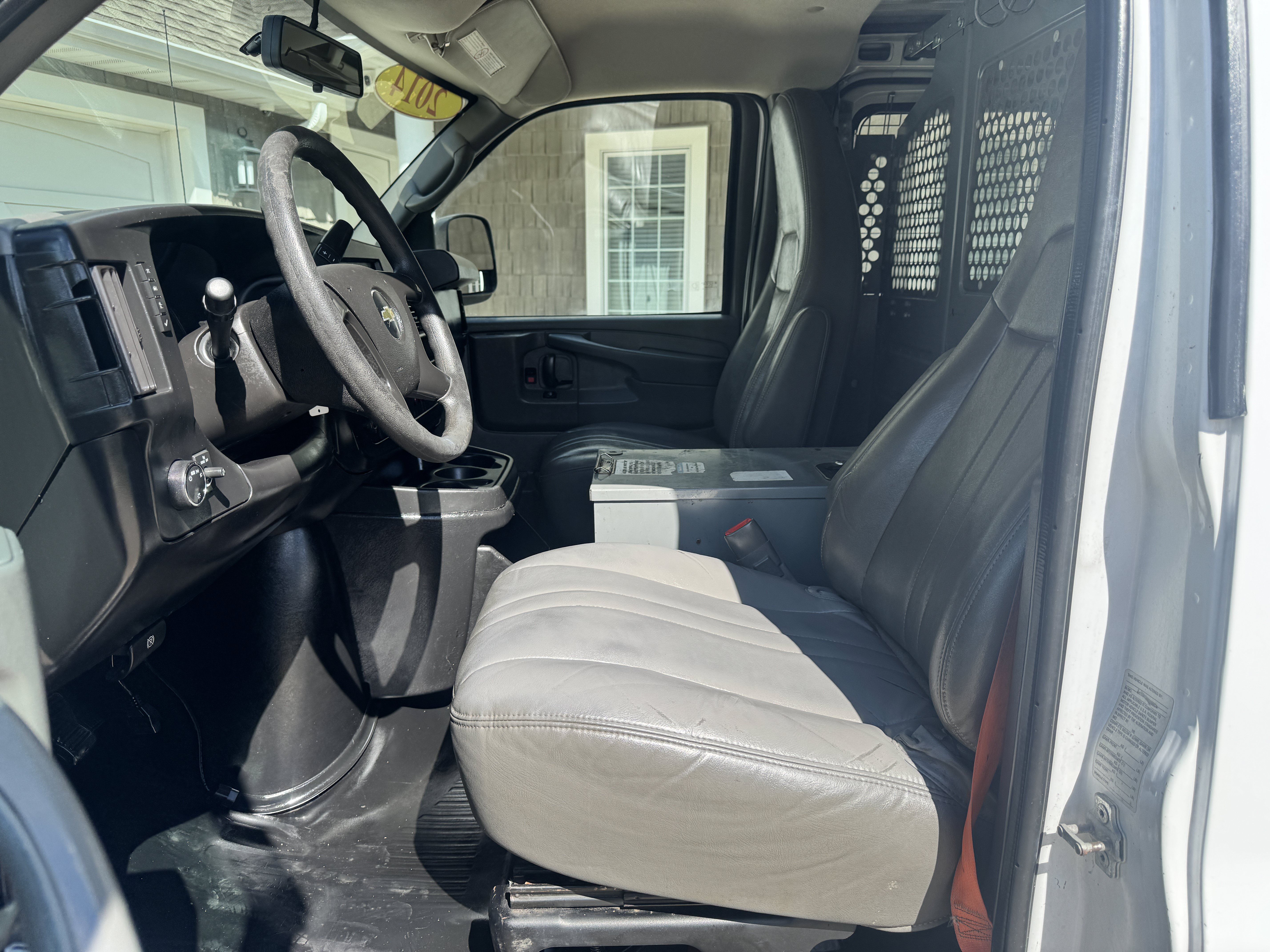 Used 2014 Chevrolet Express 2500 RWD image 12