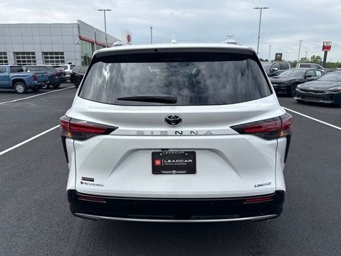 Used 2026 Toyota Sienna Limited AWD/4WD image 10