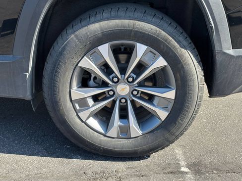 Used 2025 Chevrolet Equinox LT AWD/4WD image 32